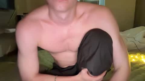 Snapshot of x_nile chatting on 02.14.26 Nile online show from 02.14.26