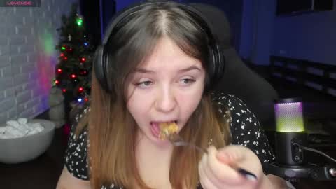 Snapshot of x_nirvana_x chatting on 12.22.24 LOVE NERDS ONLY online show from 12.22.24