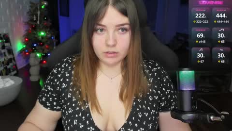 Snapshot of x_nirvana_x chatting on 01.12.25 LOVE NERDS ONLY online show from 01.12.25