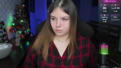 Snapshot of x_nirvana_x chatting on 01.18.25 LOVE NERDS ONLY online show from 01.18.25