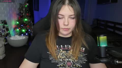 Snapshot of x_nirvana_x chatting on 02.02.25 LOVE NERDS ONLY online show from 02.02.25