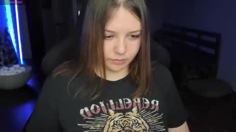 Snapshot of x_nirvana_x chatting on 10.27.25 LOVE NERDS ONLY online show from 10.27.25