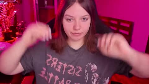 Snapshot of x_nirvana_x chatting on 12.19.25 LOVE NERDS ONLY online show from 12.19.25