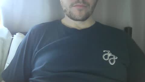 Snapshot of x_yes chatting on 10.28.25 x_yes online show from 10.28.25