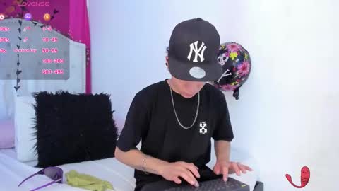 xaanderGrey online show from 10.23.25