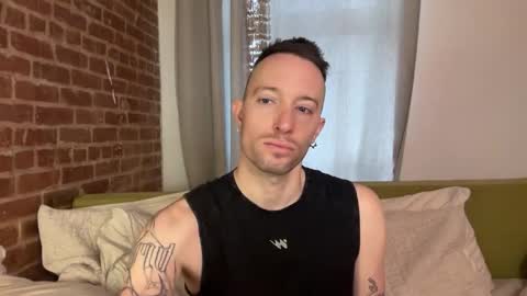 Snapshot of xanderxnyc chatting on 12.15.25 xanderxnyc online show from 12.15.25