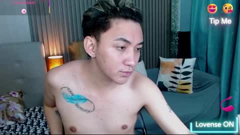 Snapshot of xasianprince4youx chatting on 11.01.25 khris online show from 11.01.25