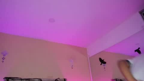 xavier fox   online show from 10.18.25