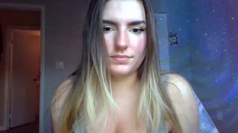 Snapshot of xcharlottexeuphoriax chatting on 02.18.25 charlotte euphoria online show from 02.18.25
