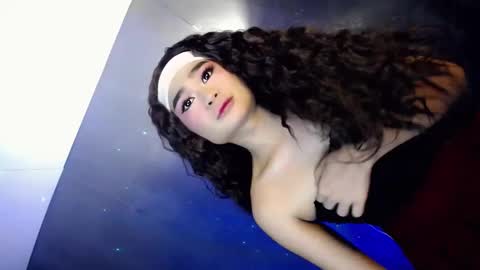 Snapshot of xchinita_kyanggx chatting on 12.22.24 kianna online show from 12.22.24