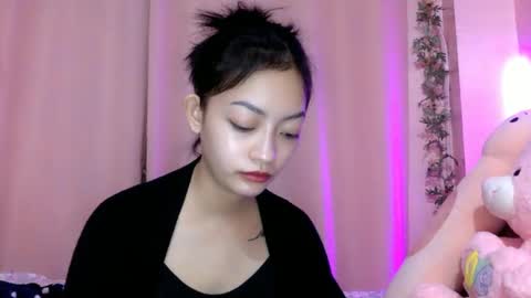 Snapshot of xcxccy19 chatting on 02.06.25 Sachi Cy online show from 02.06.25