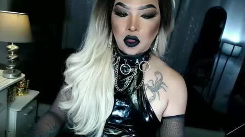 Zhavia online show from 10.07.25