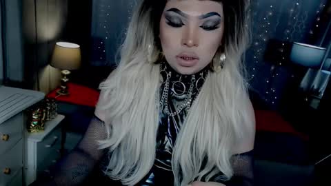 Zhavia online show from 10.25.25