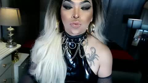 Zhavia online show from 12.01.25