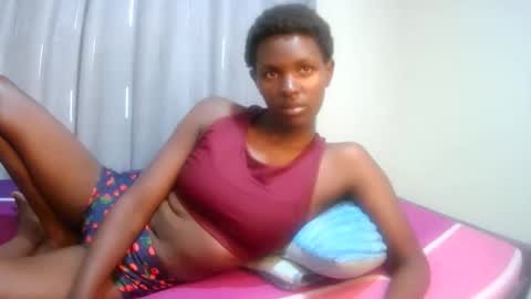 Snapshot of xeenah chatting on 11.08.25 xeenah online show from 11.08.25