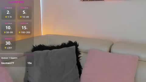 Snapshot of xena_bush chatting on 09.17.25 xena_bush online show from 09.17.25