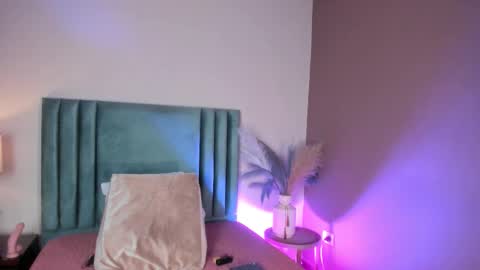 Xena Revelo online show from 02.13.26