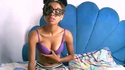 xenhuu online show from 12.19.25