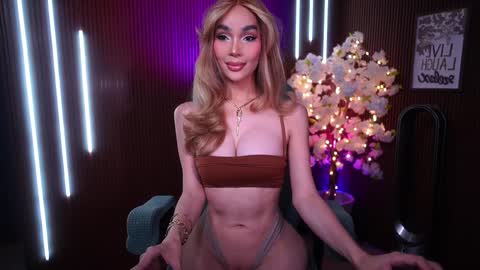 Snapshot of xforyoureyesonlyx chatting on 02.10.26 Anne online show from 02.10.26