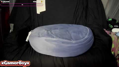 Snapshot of xgamerboyx chatting on 10.17.25 xgamerboyx online show from 10.17.25