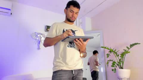 Snapshot of xhj_gambaru chatting on 04.10.26 Gambaru online show from 04.10.26