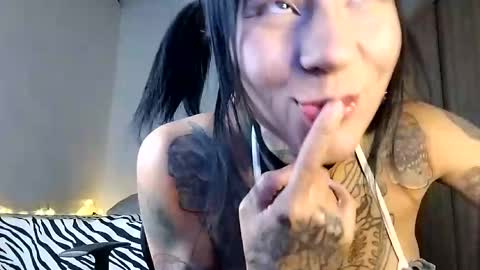 Snapshot of xialexbordeous chatting on 02.26.25 Samara online show from 02.26.25