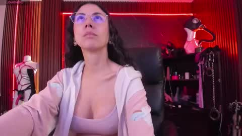 XiaQueen   I M online show from 12.20.25