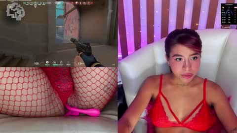 Snapshot of ximenareid chatting on 12.10.24 Ximena online show from 12.10.24