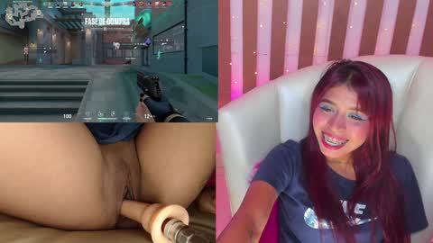 Snapshot of ximenareid chatting on 12.12.24 Ximena online show from 12.12.24