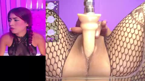 Snapshot of ximenareid chatting on 09.12.25 Ximena online show from 09.12.25