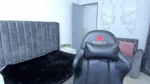 Snapshot of xiomara_cortes chatting on 10.13.25 xiomara_cortes online show from 10.13.25