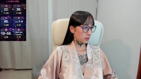 Snapshot of xisisxx chatting on 01.28.25 xisisxx online show from 01.28.25