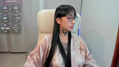 Snapshot of xisisxx chatting on 02.04.25 xisisxx online show from 02.04.25