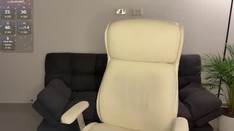 Snapshot of xisisxx chatting on 09.20.25 xisisxx online show from 09.20.25