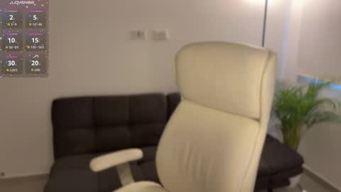 Snapshot of xisisxx chatting on 10.16.25 xisisxx online show from 10.16.25