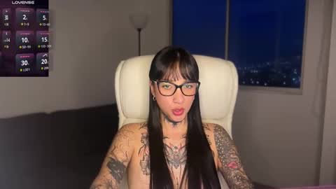 Snapshot of xisisxx chatting on 11.08.25 xisisxx online show from 11.08.25