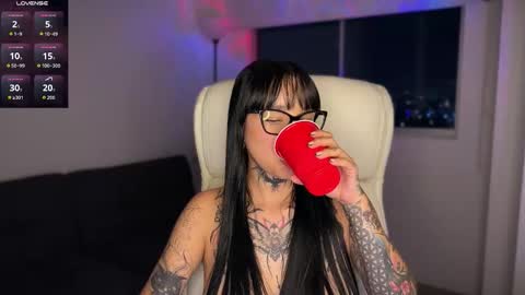 Snapshot of xisisxx chatting on 12.02.25 xisisxx online show from 12.02.25