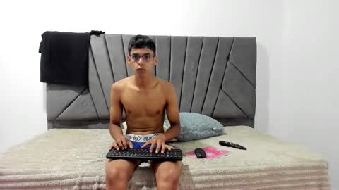 xkevinm online show from 10.10.25