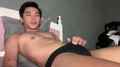 Snapshot of xkhen_damienx chatting on 09.26.25 Khen online show from 09.26.25