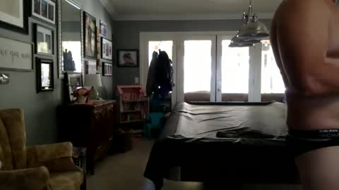 Snapshot of xkon1 chatting on 10.31.25 xkon1 online show from 10.31.25