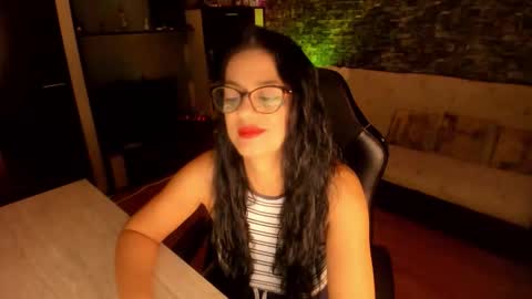 Lara online show from 10.18.25