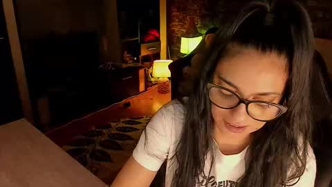 Snapshot of xlaracroftx chatting on 02.04.26 Lara online show from 02.04.26