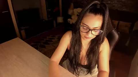 Snapshot of xlaracroftx chatting on 02.11.26 Lara online show from 02.11.26