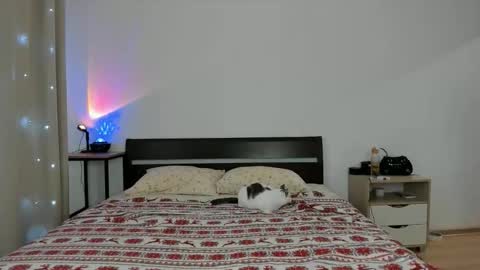 Snapshot of xloe_queen chatting on 11.18.25 Chloe online show from 11.18.25