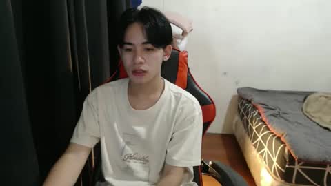 Snapshot of xluminous chatting on 09.15.25 MIKAEL online show from 09.15.25