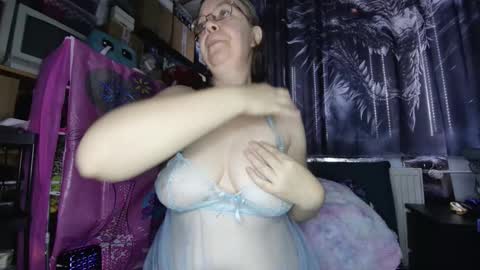 xnicetitsx online show from 10.24.25