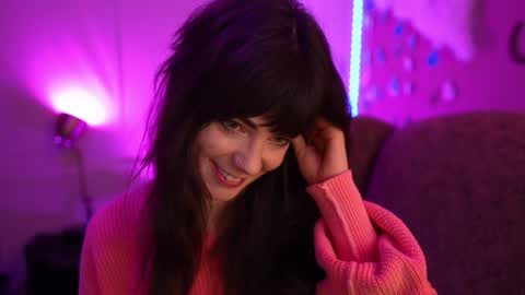 Bella Bondai online show from 12.18.24