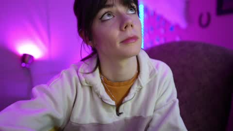 Bella Bondai online show from 01.21.25