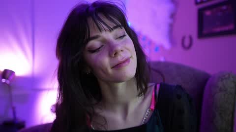 Bella Bondai online show from 02.02.25