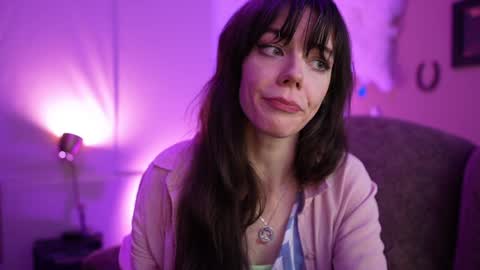 Bella Bondai online show from 02.05.25